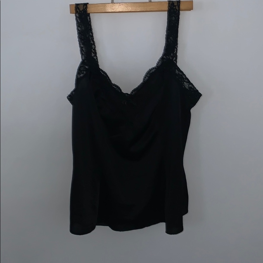Cute silk black top~ (guessing) size S/M?